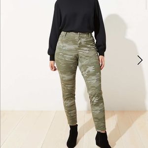 Plus Size LOFT Camo skinny pants